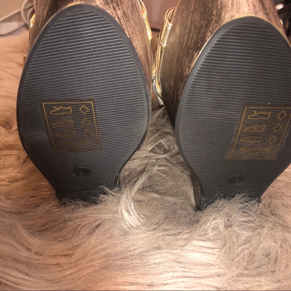 Wedge - Picture 5 of 5